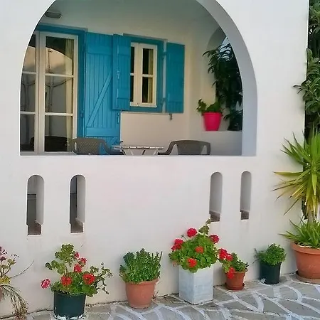 Studios Parian Blu Logaras