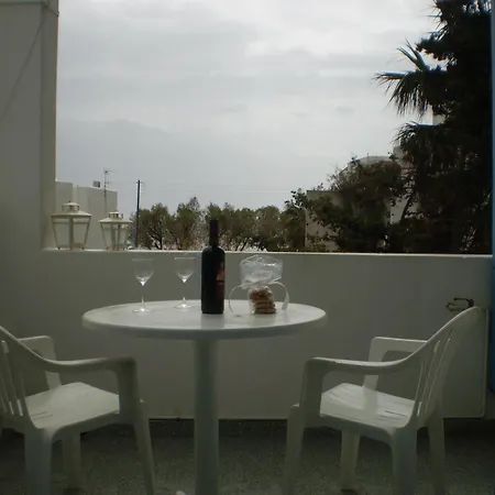 Studios Parian Blu Apartment Logaras