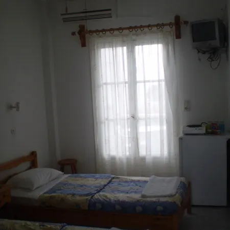 Apartment Studios Parian Blu Logaras