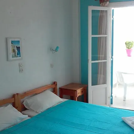 Studios Parian Blu Logaras