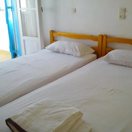 Studios Parian Blu Apartment Logaras