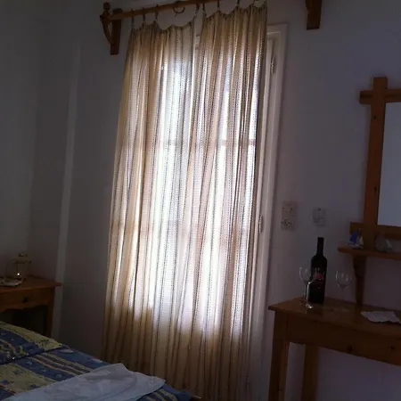 Studios Parian Blu Apartment Logaras