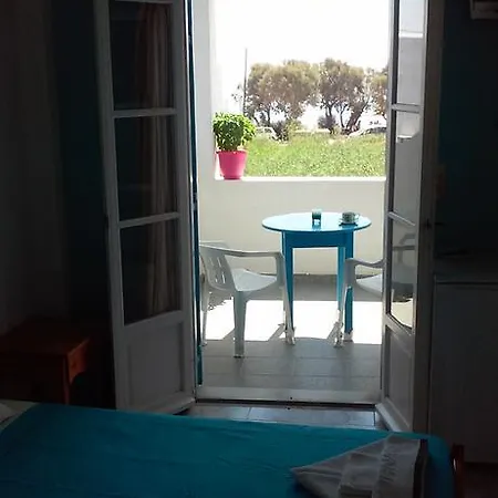 Parian Blu Logaras